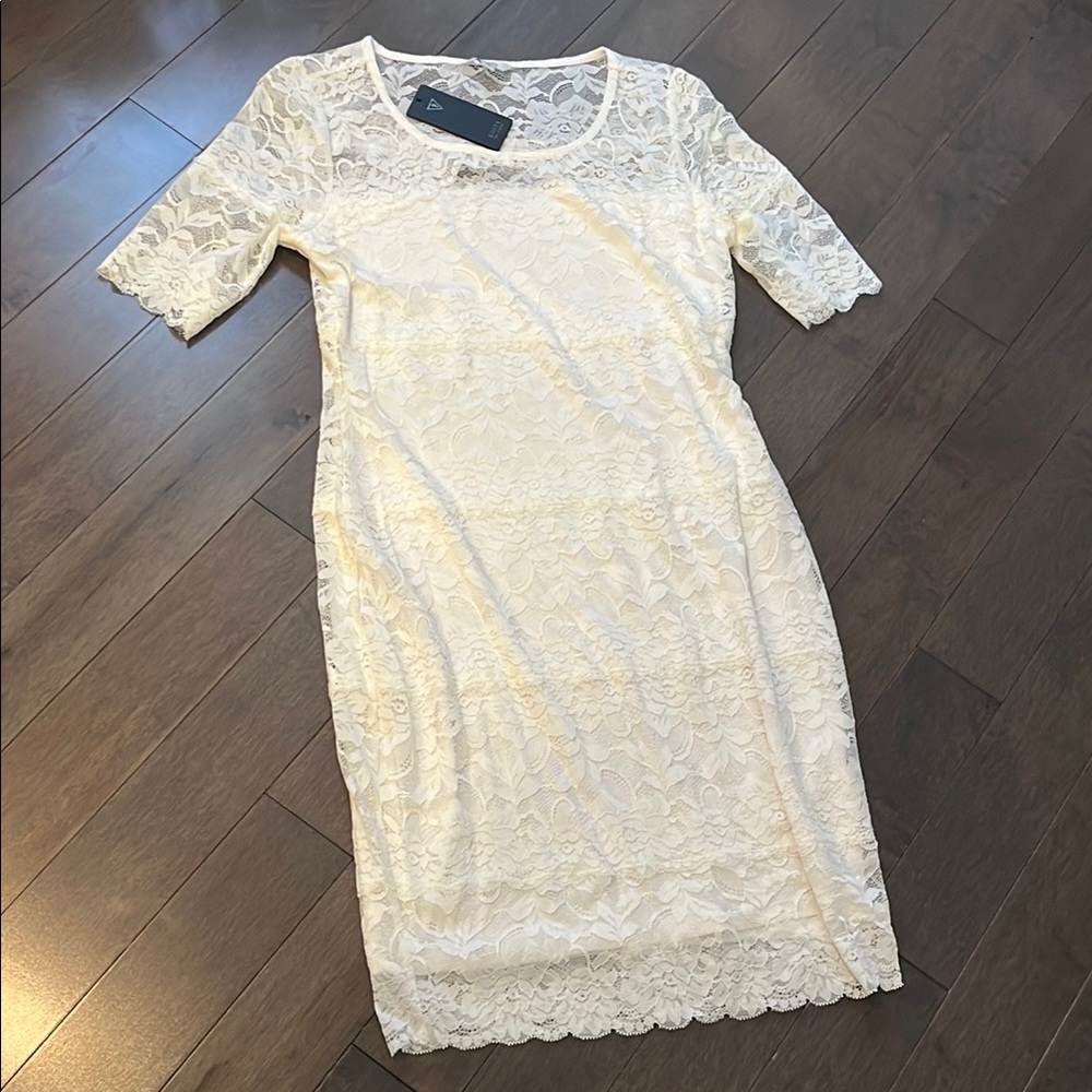 White Sheath Dress with Crew Neck and Short Sleeves